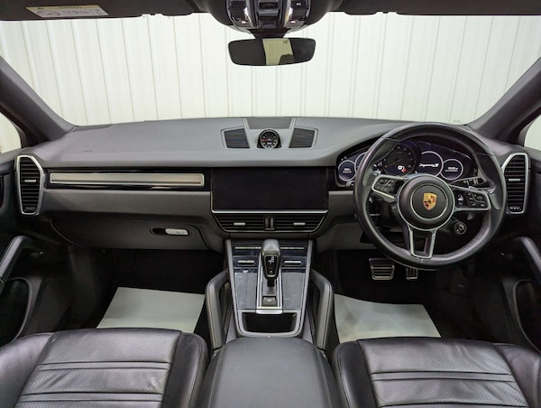 Used Porsche Cayenne 2020 for sale - 76278152: Photo 2