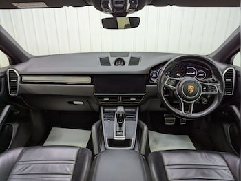 Used Porsche Cayenne 2020 for sale - 76278152: Photo 2