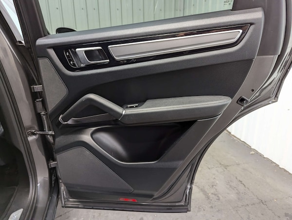 Used Porsche Cayenne 2020 for sale - 76278152: Photo 68