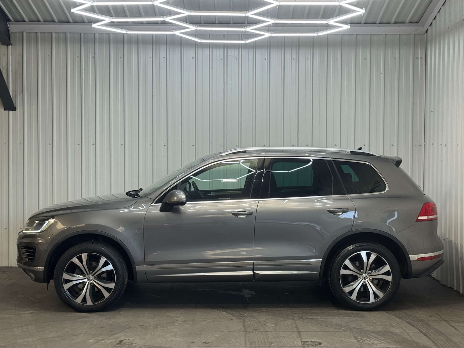 Used Volkswagen Touareg 2015 for sale - 77168073: Photo 15