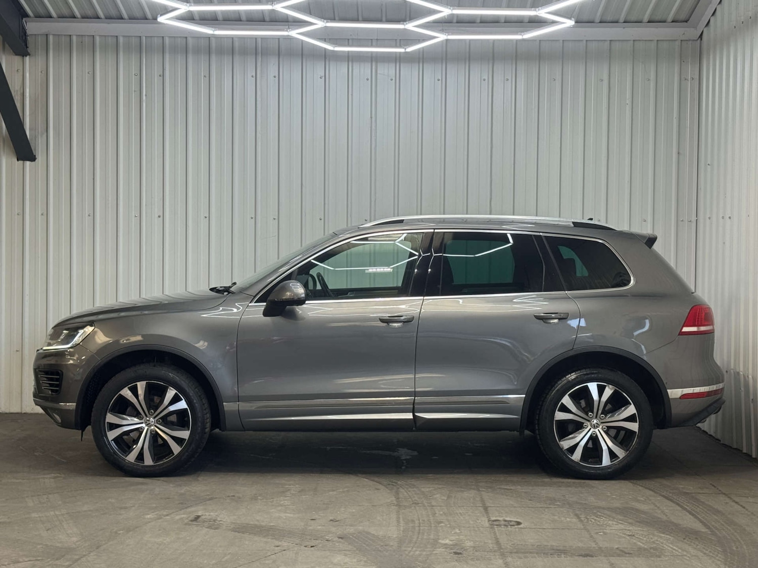 Used Volkswagen Touareg 2015 for sale - 77168073: Photo 17