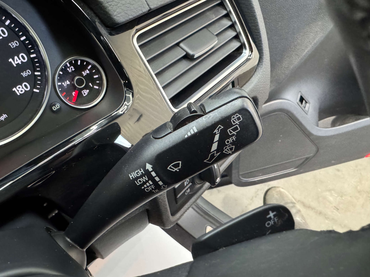 Used Volkswagen Touareg 2015 for sale - 77168073: Photo 78