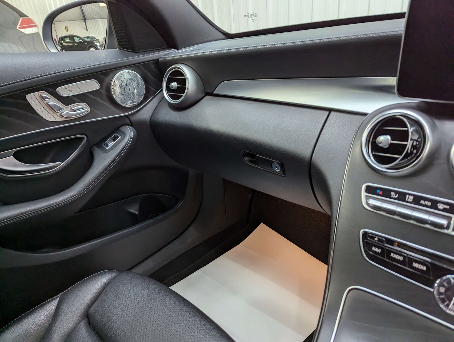 Used Mercedes-Benz C Class 2017 for sale - 76410698: Photo 93