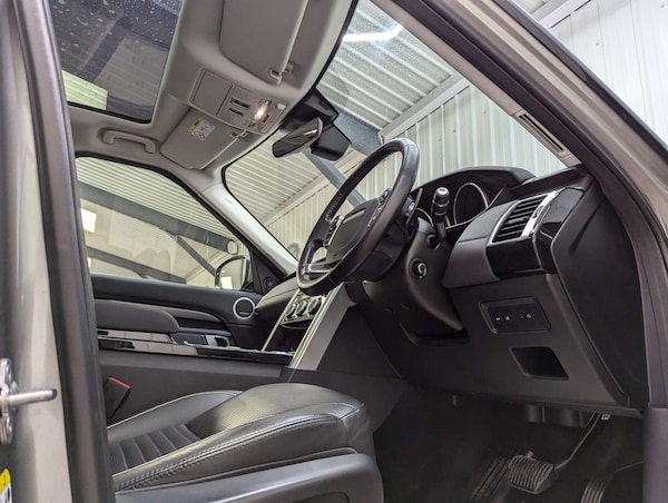 Used Land Rover Discovery 2017 for sale - 76144415: Photo 50