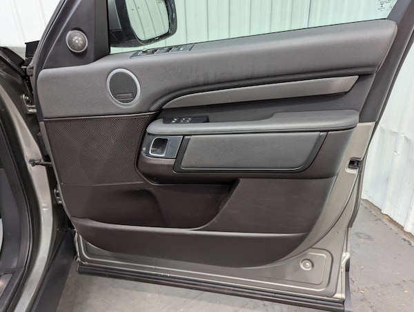 Used Land Rover Discovery 2017 for sale - 76144415: Photo 53