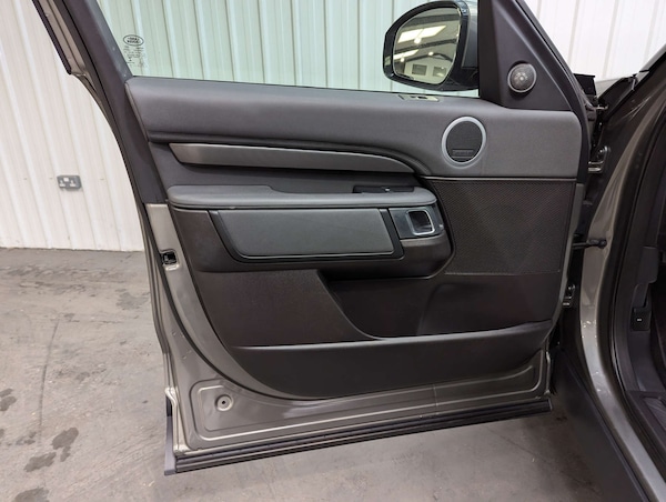 Used Land Rover Discovery 2017 for sale - 76144415: Photo 59