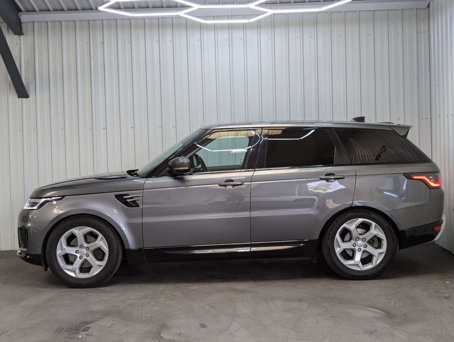 Used Land Rover Range Rover Sport 2018 for sale - 76363865: Photo 15