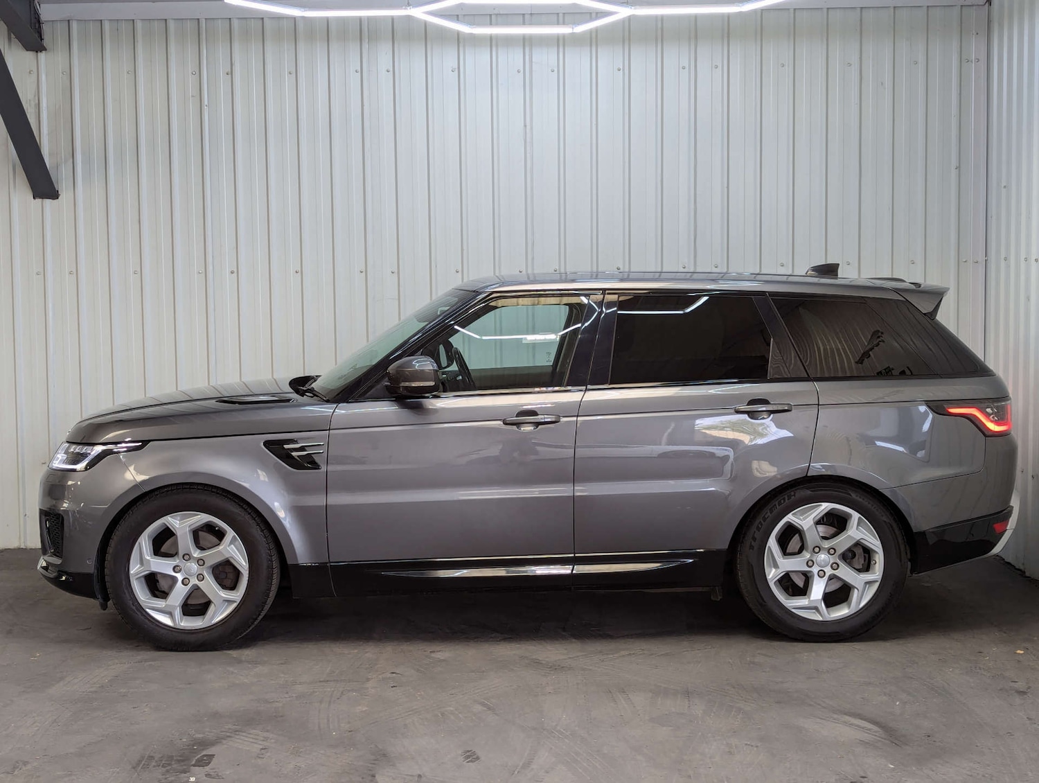 Used Land Rover Range Rover Sport 2018 for sale - 76363865: Photo 16