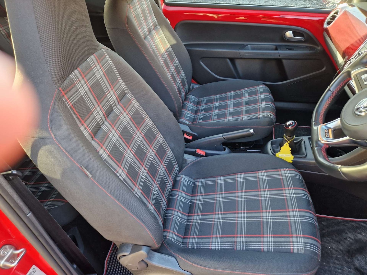 Used Volkswagen up! 2018 for sale - 77234124: Photo 5