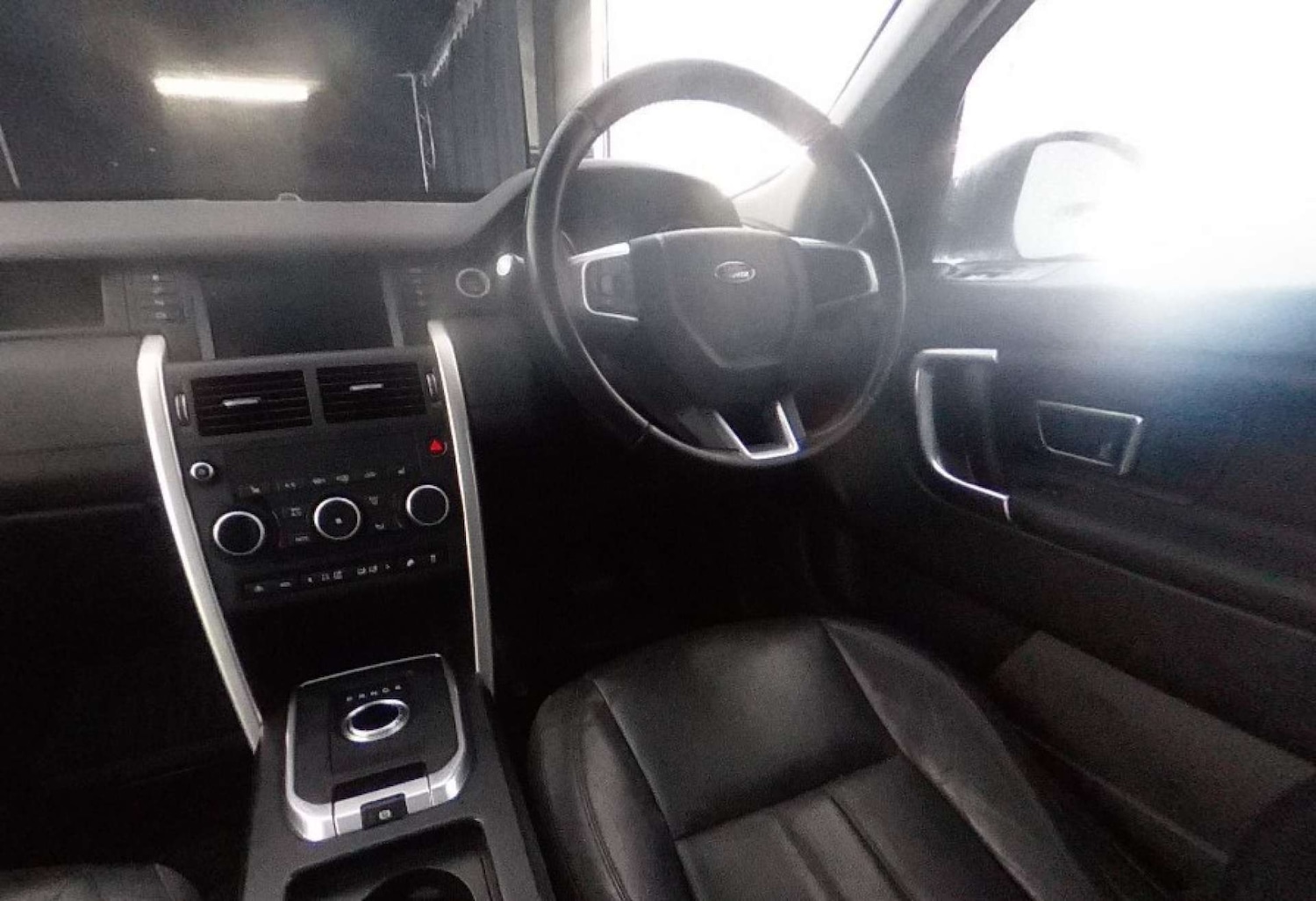 Used Land Rover Discovery Sport 2017 for sale - 77536217: Photo 3