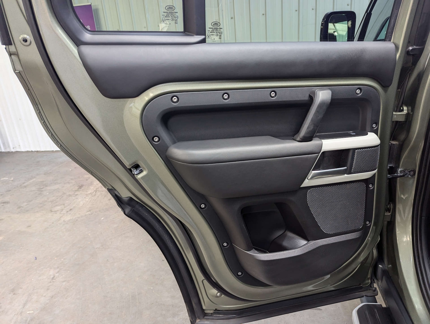 Used Land Rover Defender 2021 for sale - 77954387: Photo 26