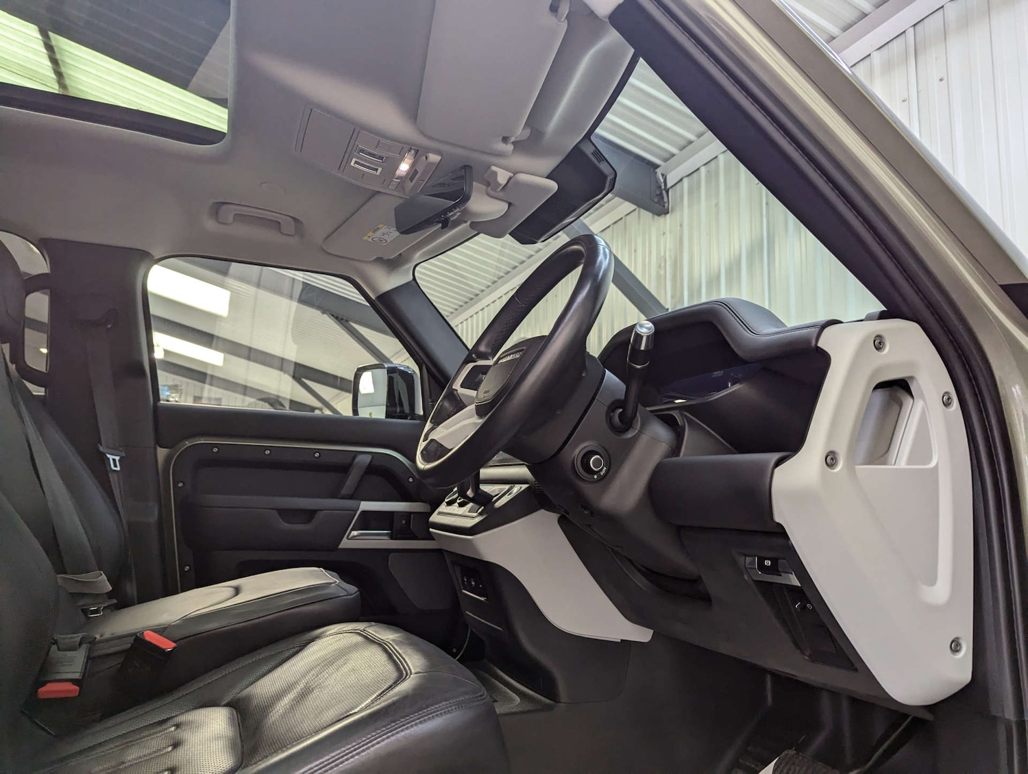 Used Land Rover Defender 2021 for sale - 77954387: Photo 5