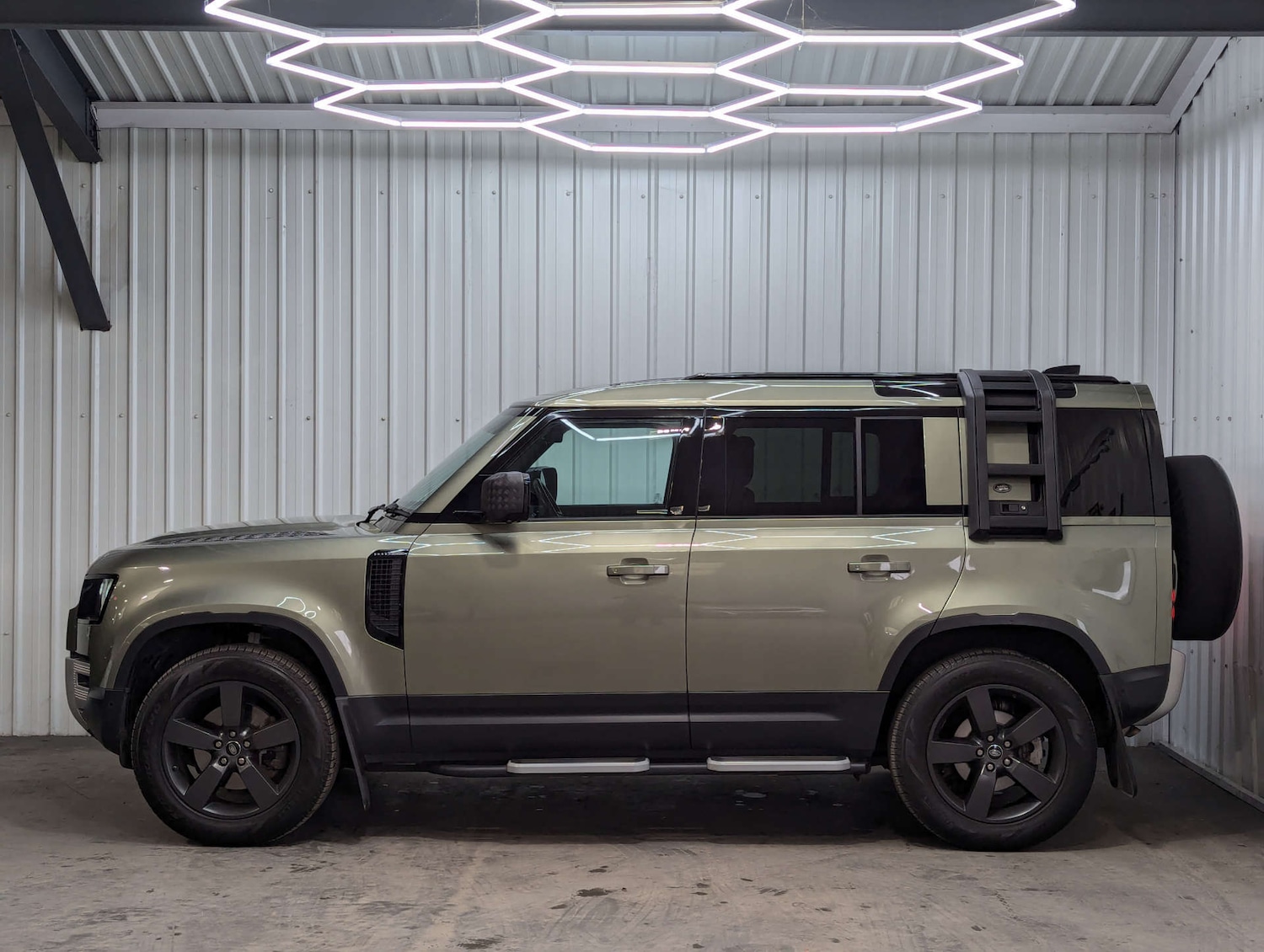 Used Land Rover Defender 2021 for sale - 77954387: Photo 54