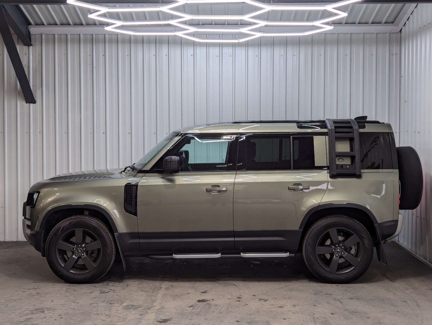 Used Land Rover Defender 2021 for sale - 77954387: Photo 55