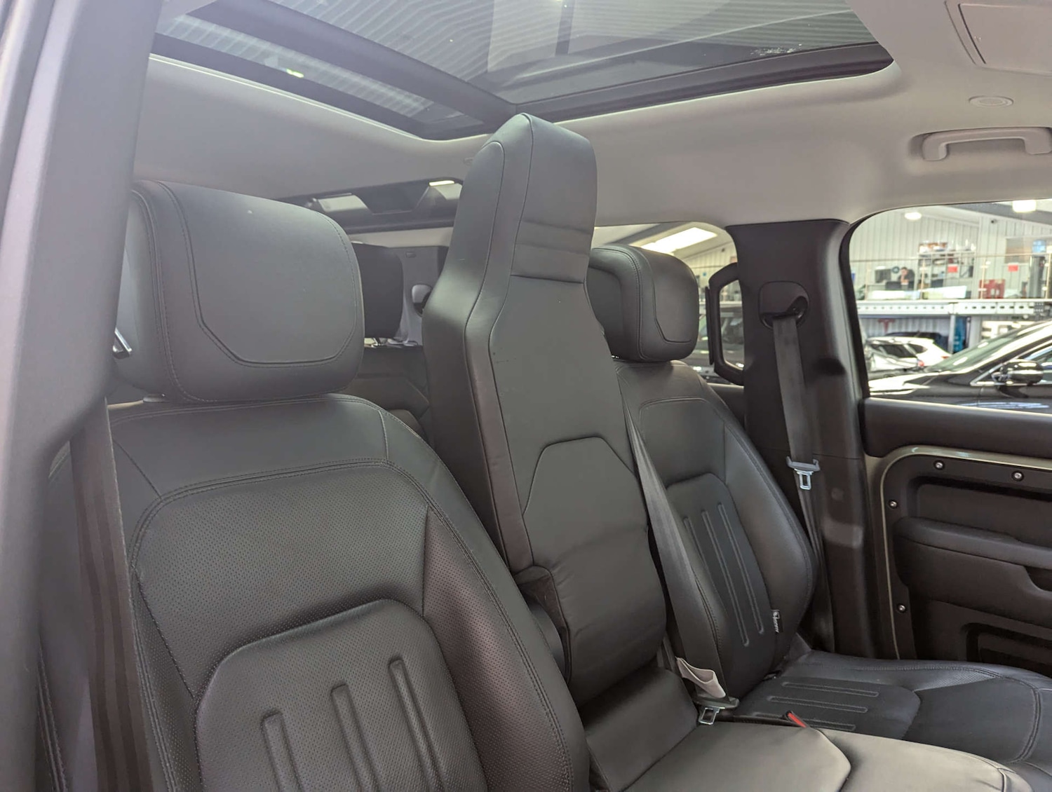 Used Land Rover Defender 2021 for sale - 77954387: Photo 6