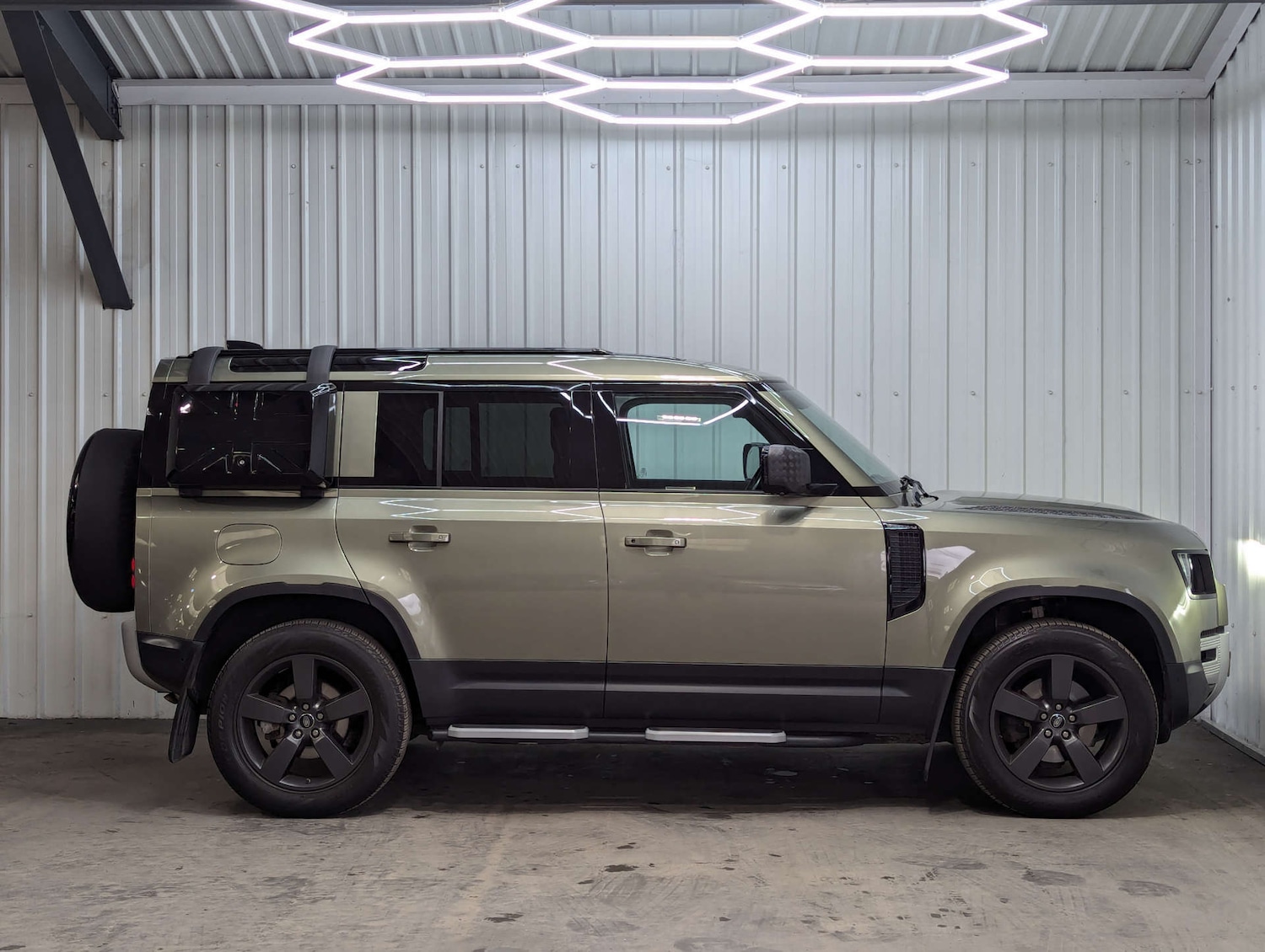 Used Land Rover Defender 2021 for sale - 77954387: Photo 74