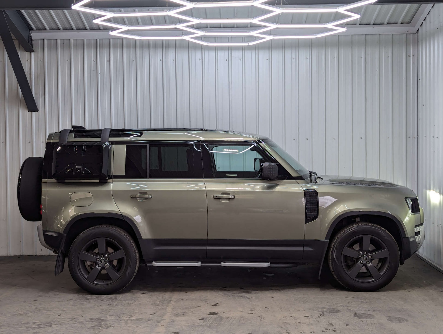 Used Land Rover Defender 2021 for sale - 77954387: Photo 75