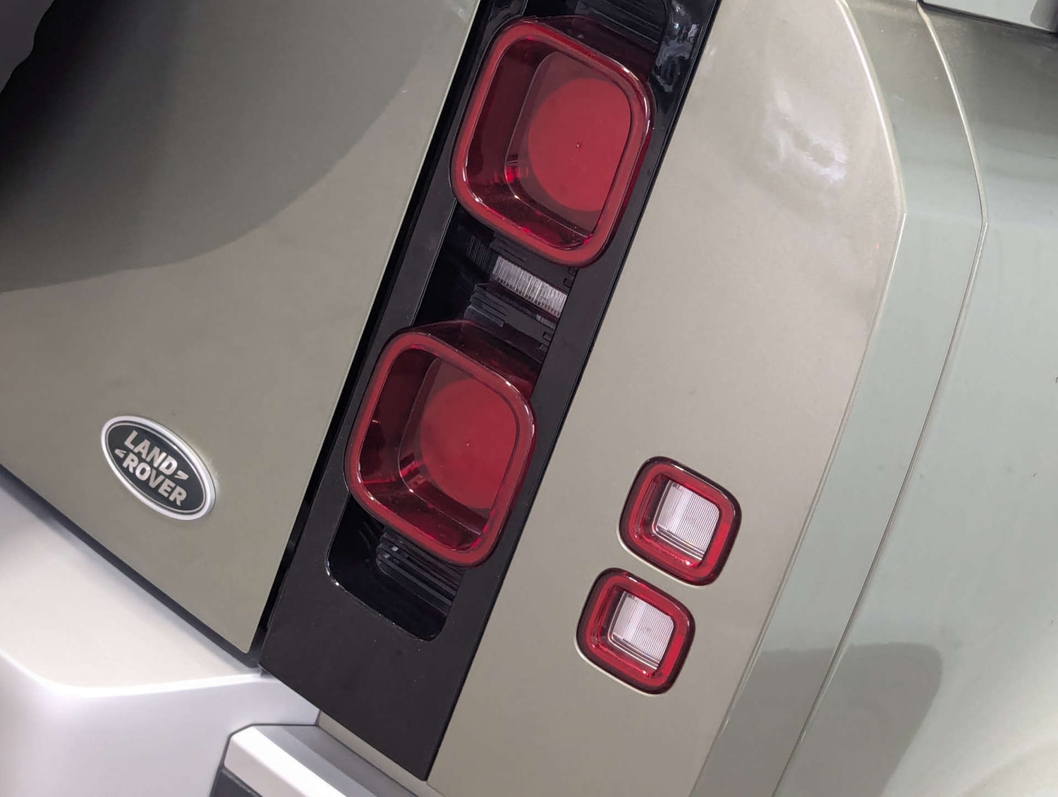 Used Land Rover Defender 2021 for sale - 77954387: Photo 87