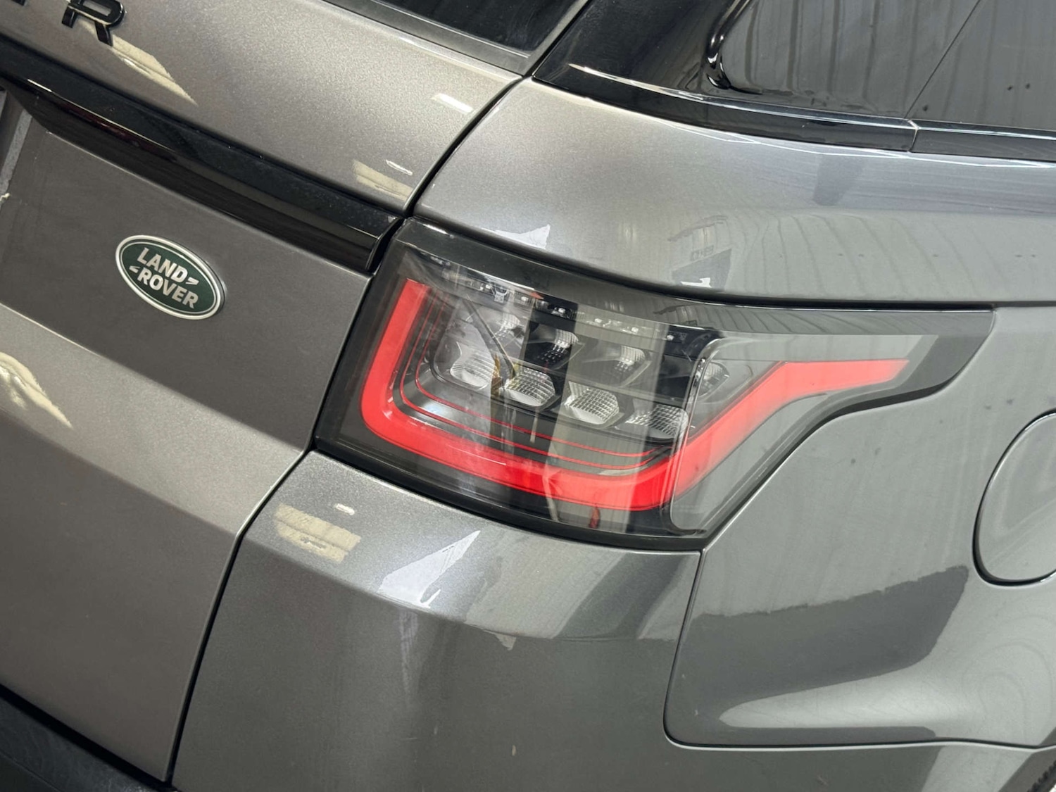 Used Land Rover Range Rover Sport 2018 for sale - 76363625: Photo 43
