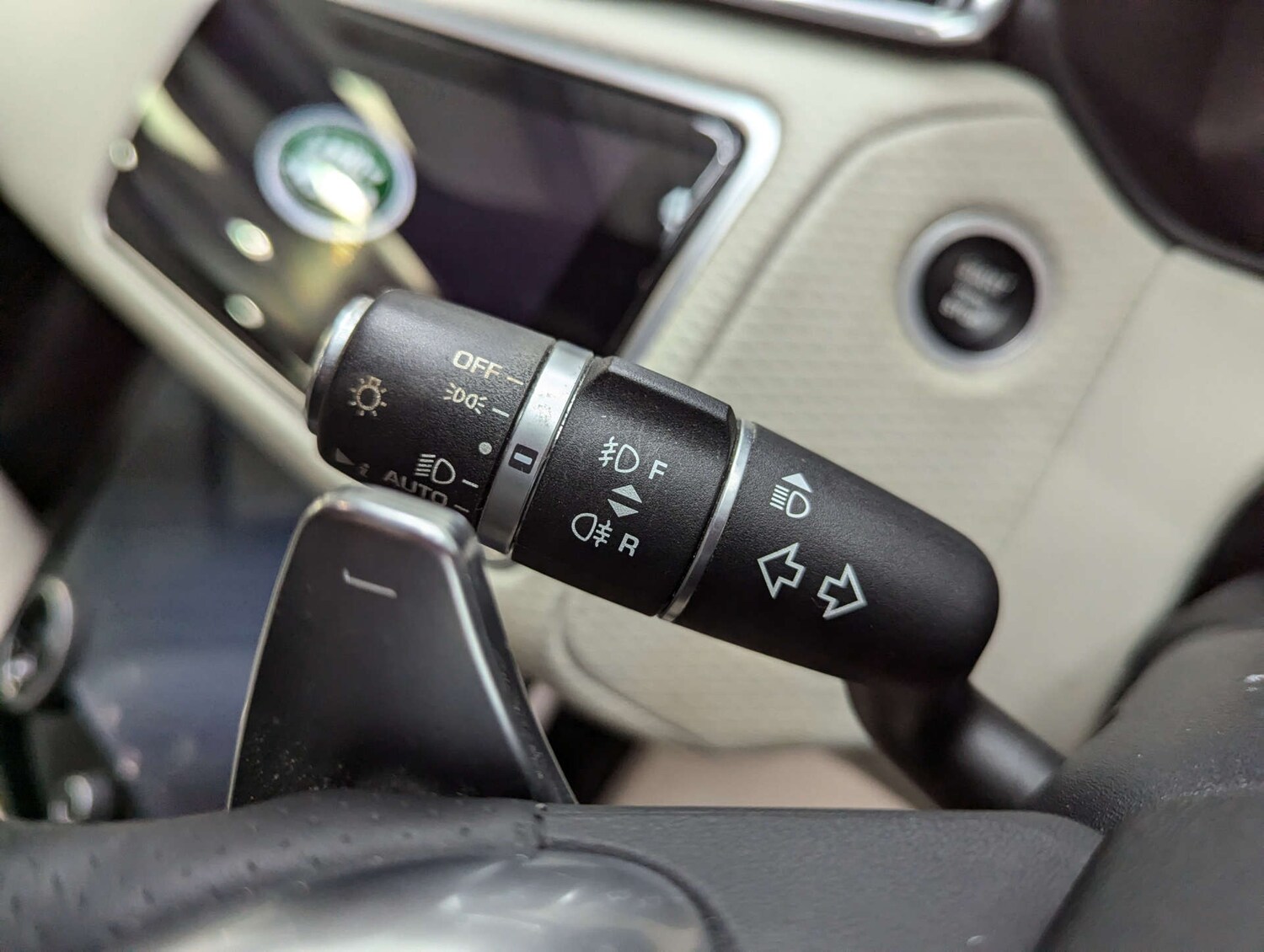 Used Land Rover Range Rover Velar 2018 for sale - 76527418: Photo 73