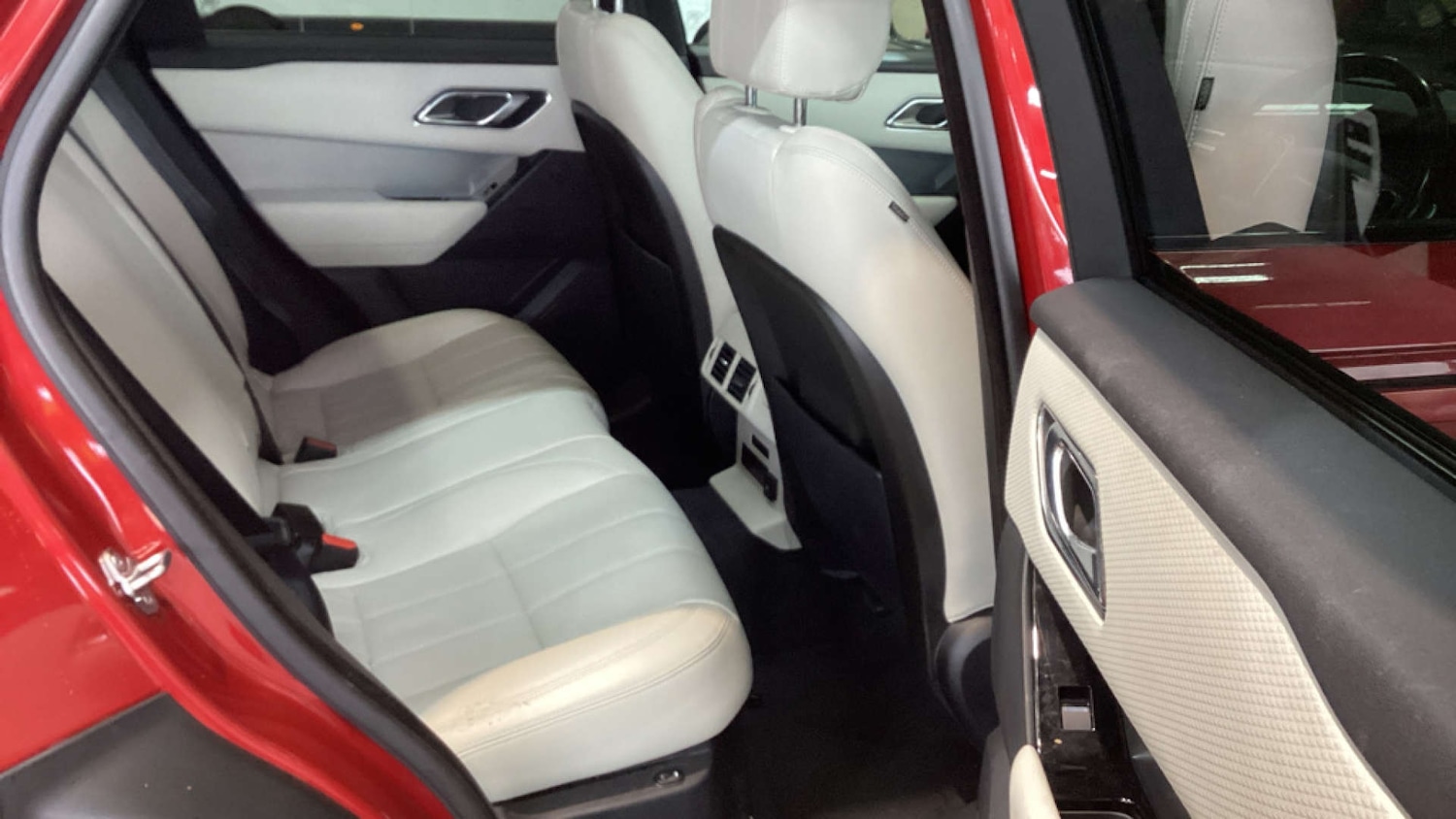 Used Land Rover Range Rover Velar 2018 for sale - 76527418: Photo 9