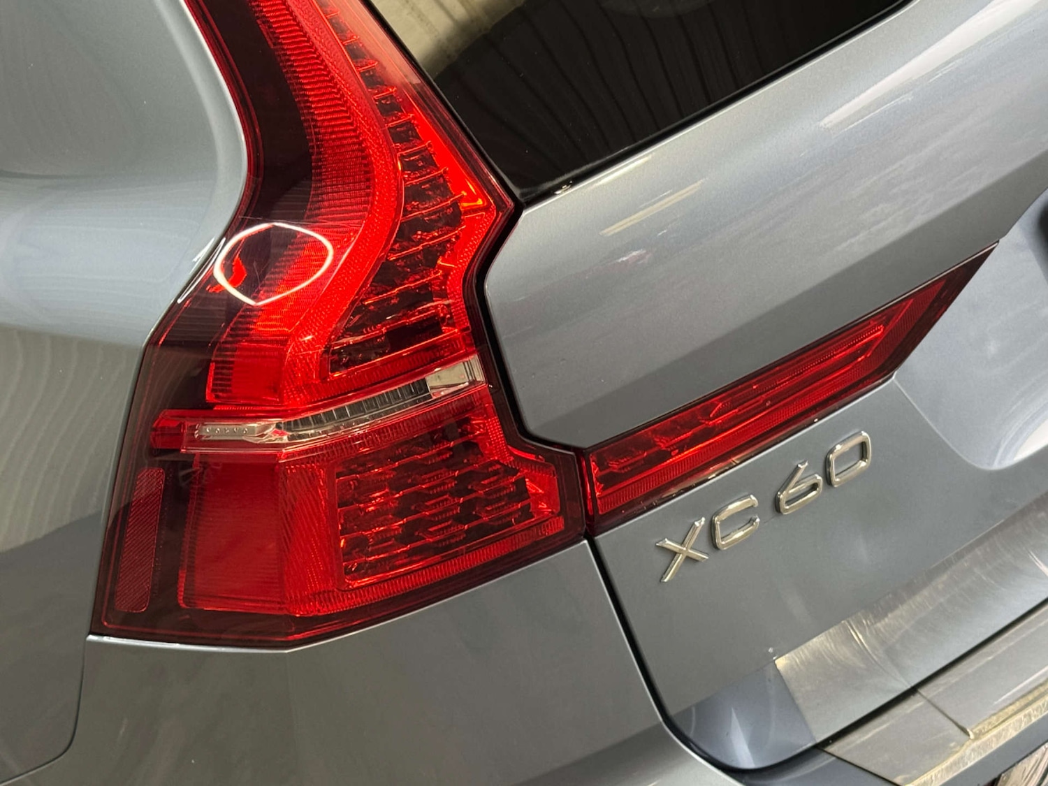 Used Volvo XC60 2017 for sale - 76600610: Photo 43