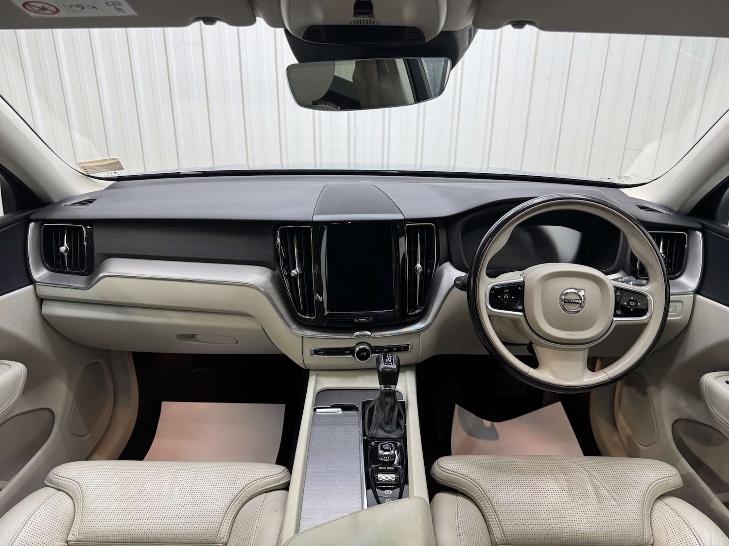 Used Volvo XC60 2017 for sale - 76600610: Photo 49