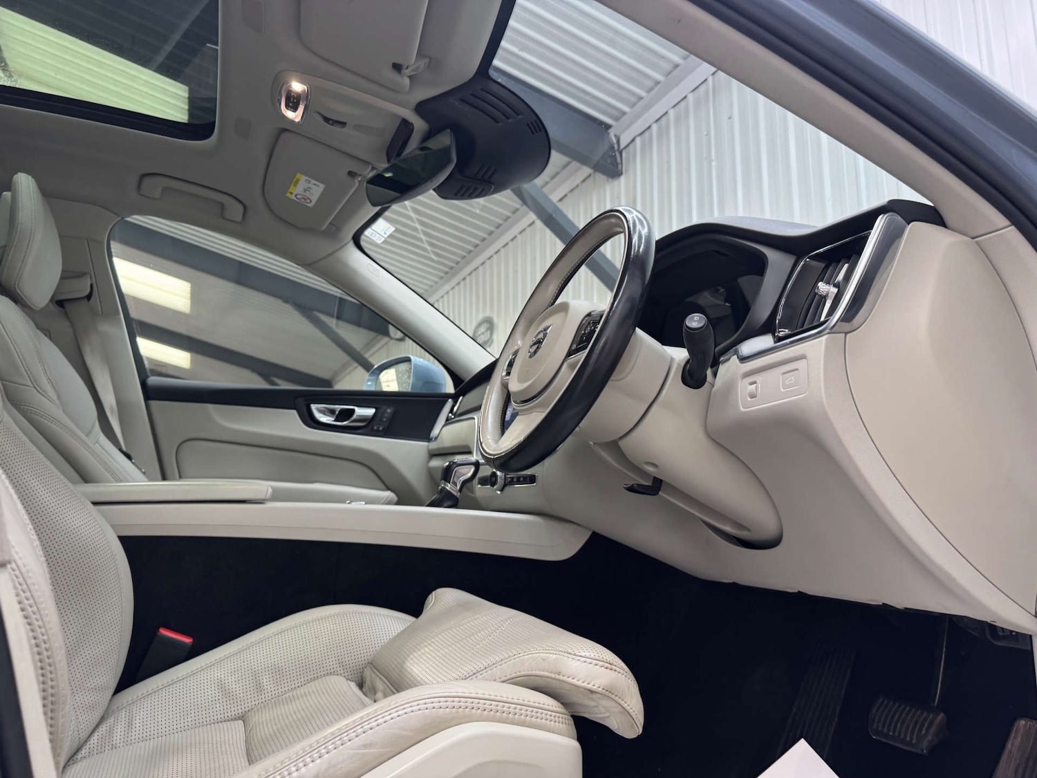 Used Volvo XC60 2017 for sale - 76600610: Photo 52