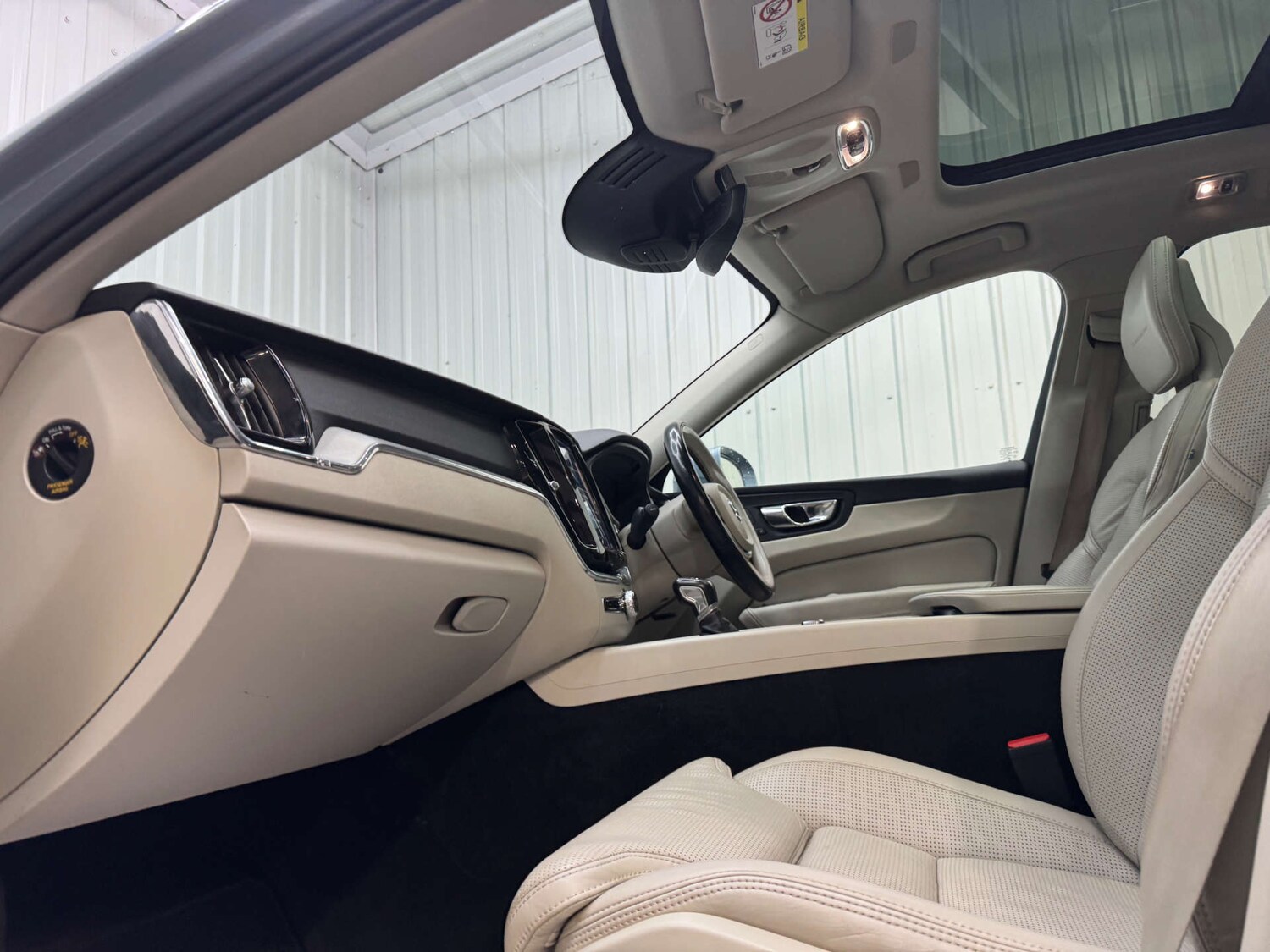 Used Volvo XC60 2017 for sale - 76600610: Photo 58