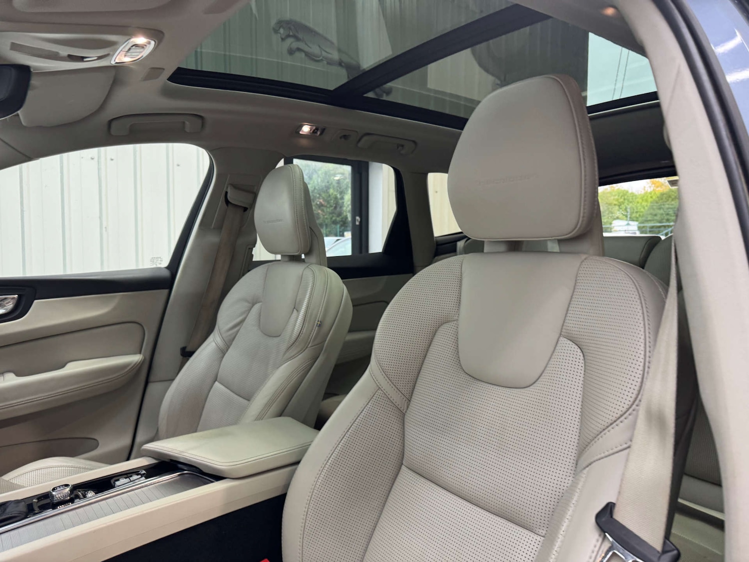 Used Volvo XC60 2017 for sale - 76600610: Photo 59