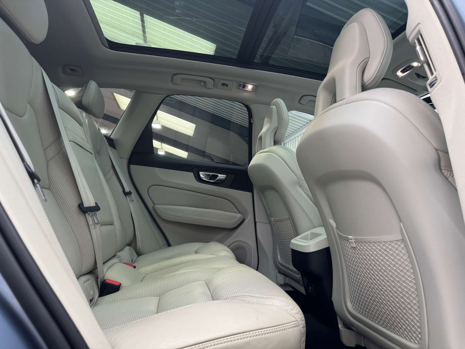 Used Volvo XC60 2017 for sale - 76600610: Photo 66