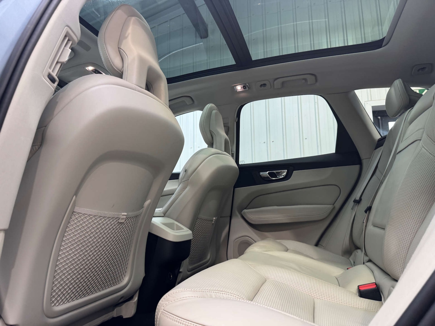 Used Volvo XC60 2017 for sale - 76600610: Photo 69