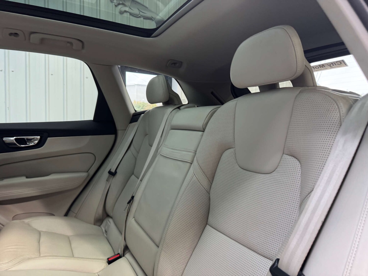 Used Volvo XC60 2017 for sale - 76600610: Photo 70