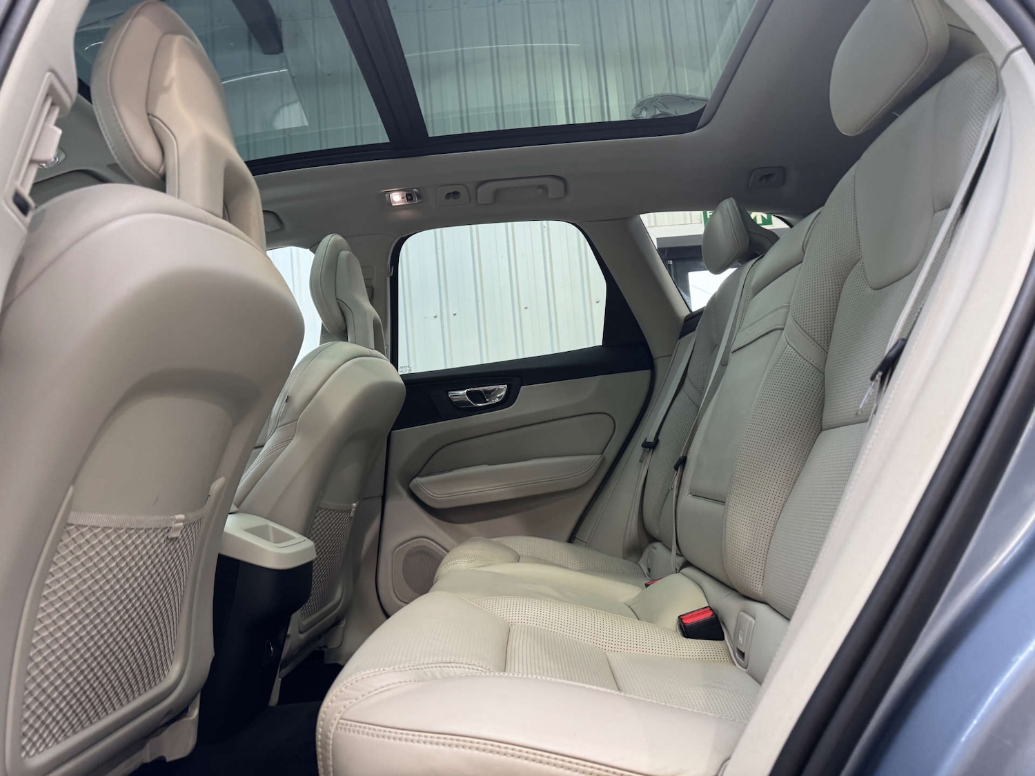 Used Volvo XC60 2017 for sale - 76600610: Photo 71