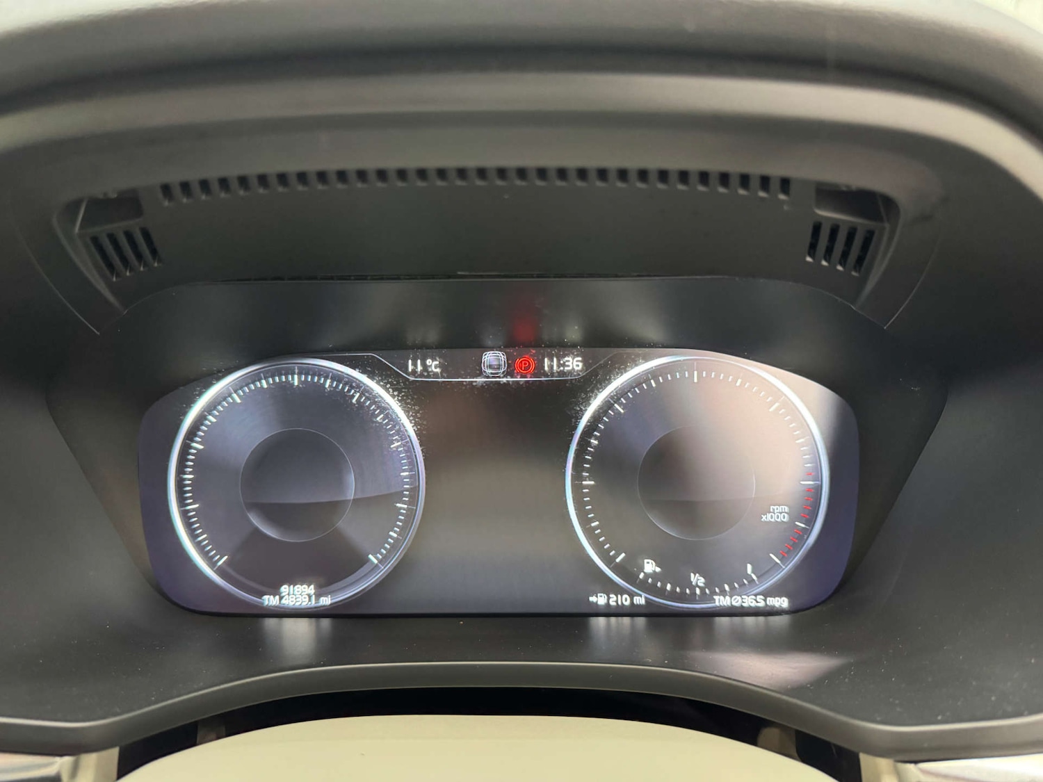 Used Volvo XC60 2017 for sale - 76600610: Photo 77