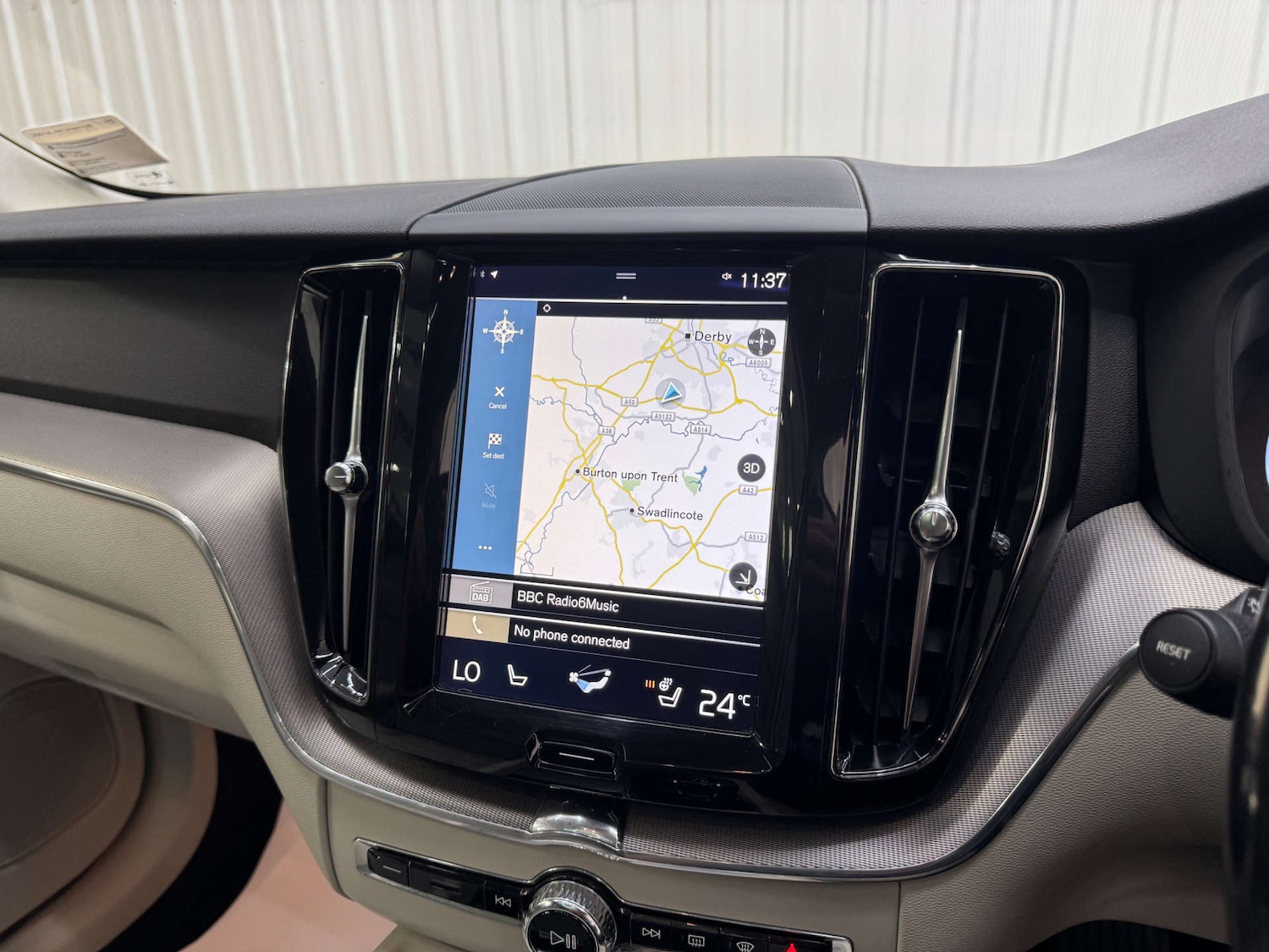 Used Volvo XC60 2017 for sale - 76600610: Photo 87