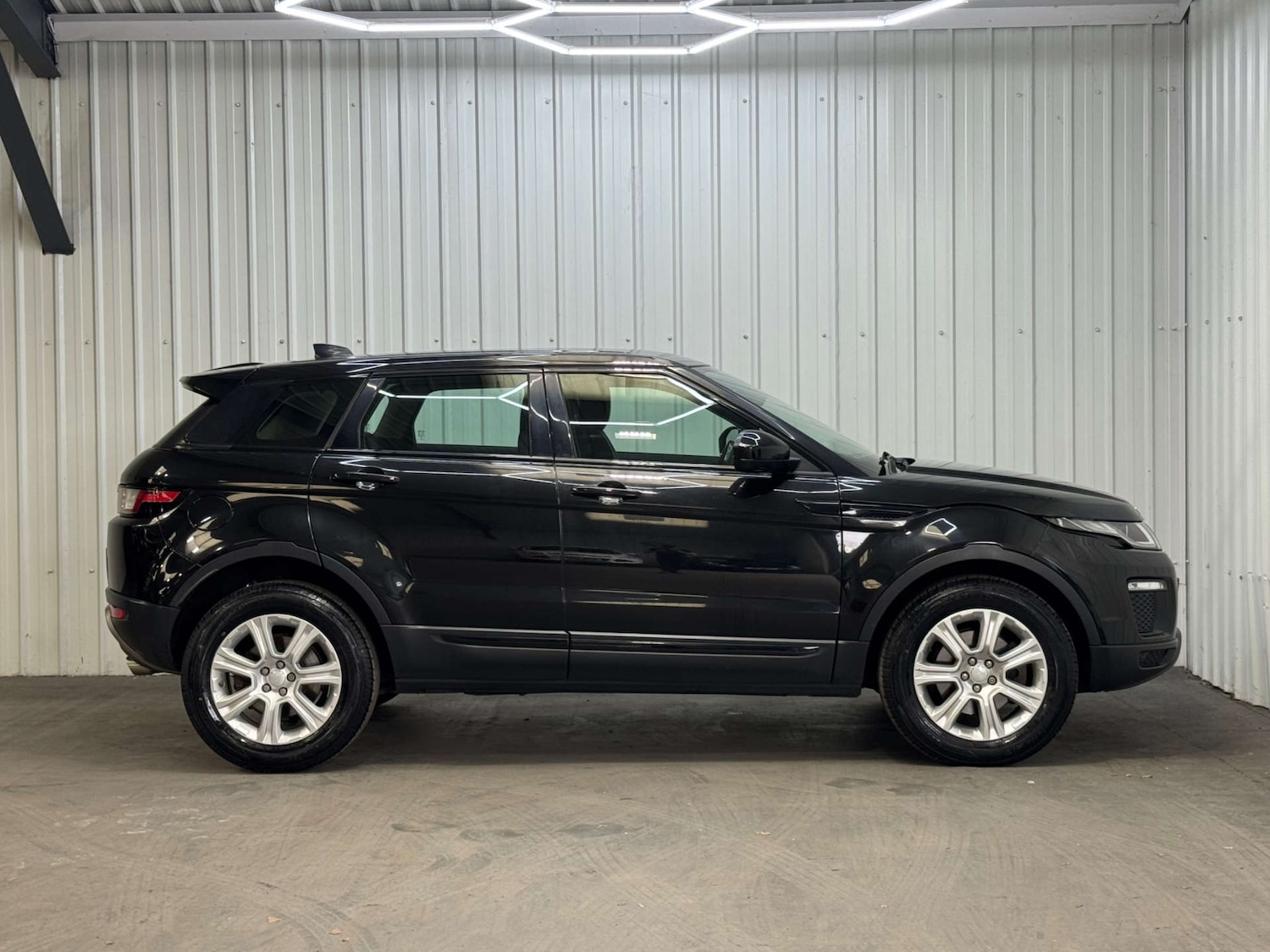 Used Land Rover Range Rover Evoque 2017 for sale - 76363718: Photo 13