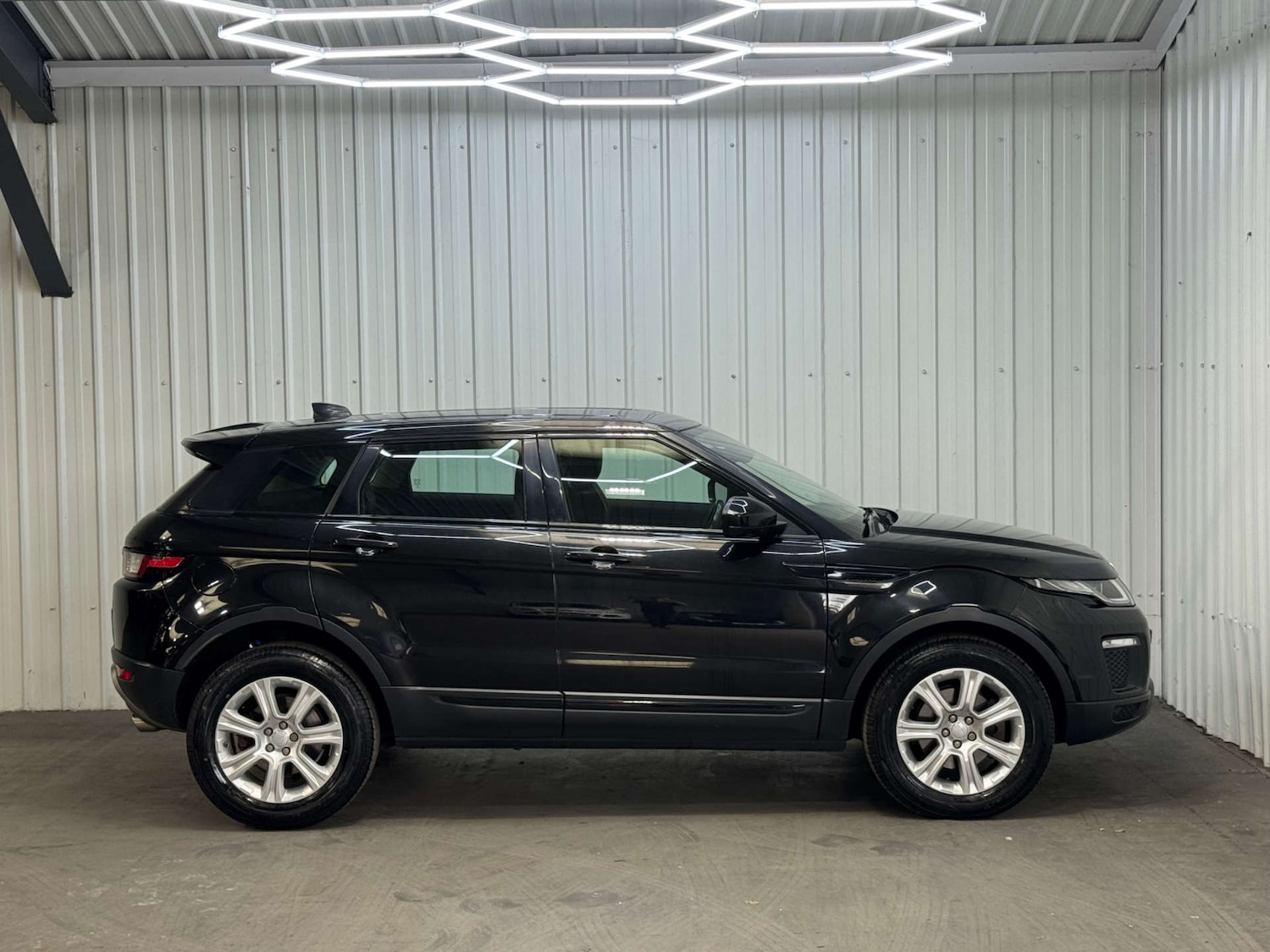 Used Land Rover Range Rover Evoque 2017 for sale - 76363718: Photo 14