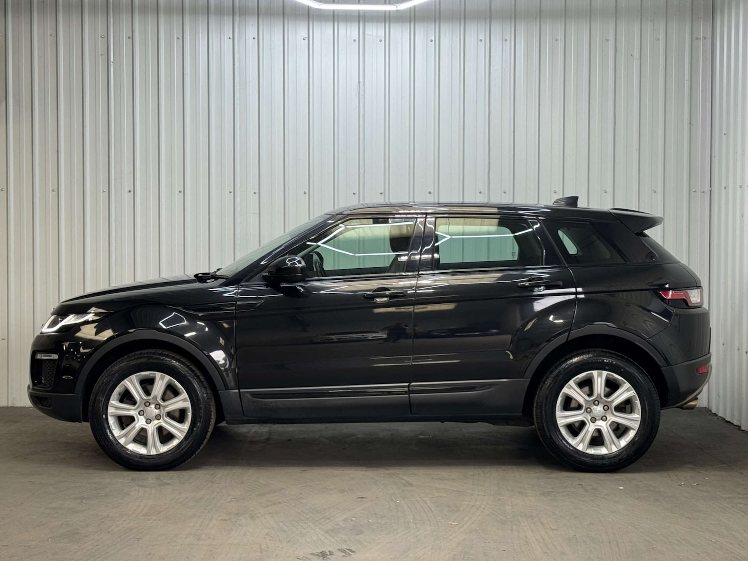 Used Land Rover Range Rover Evoque 2017 for sale - 76363718: Photo 15