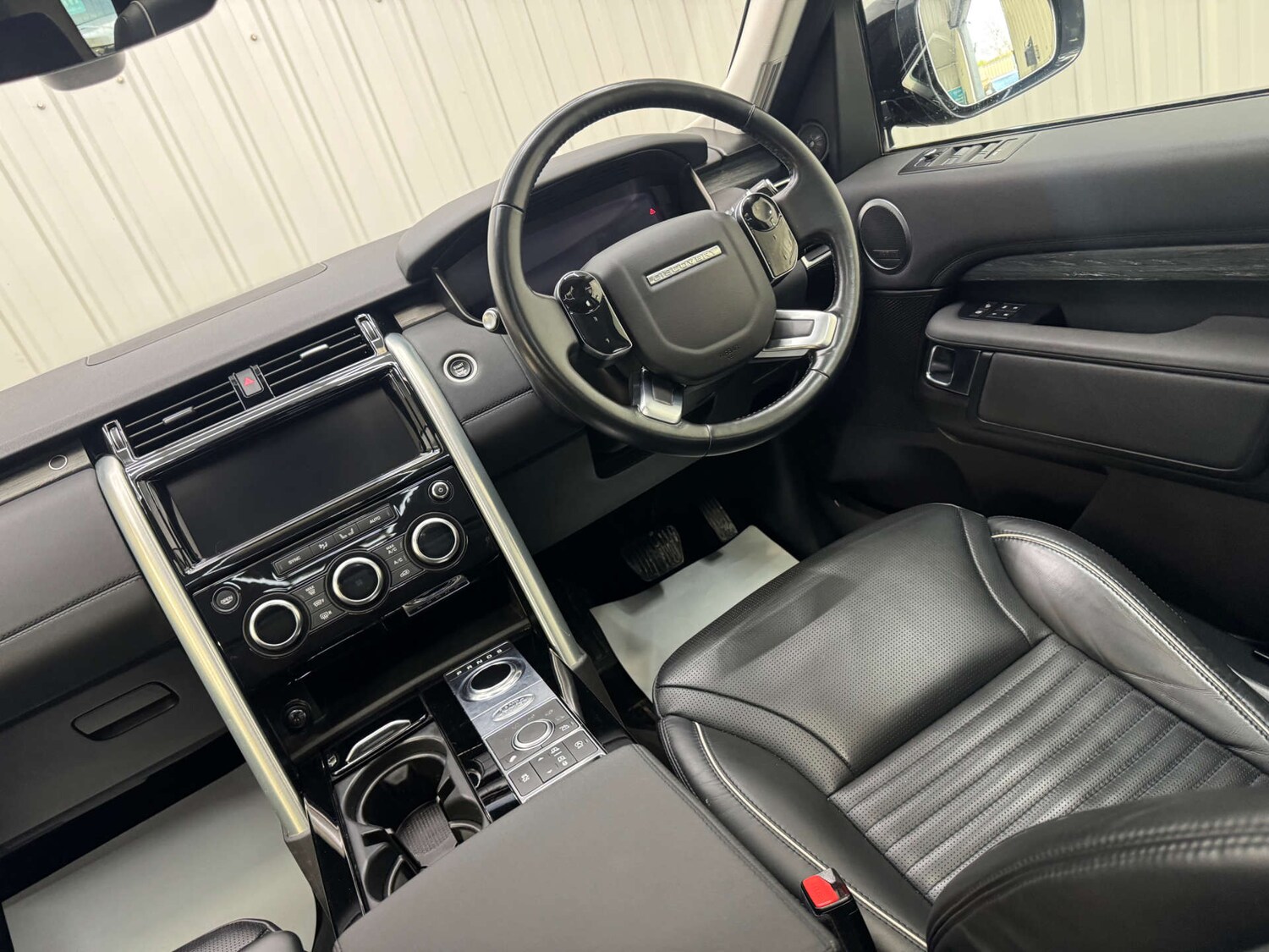 Used Land Rover Discovery 2019 for sale - 77548565: Photo 48