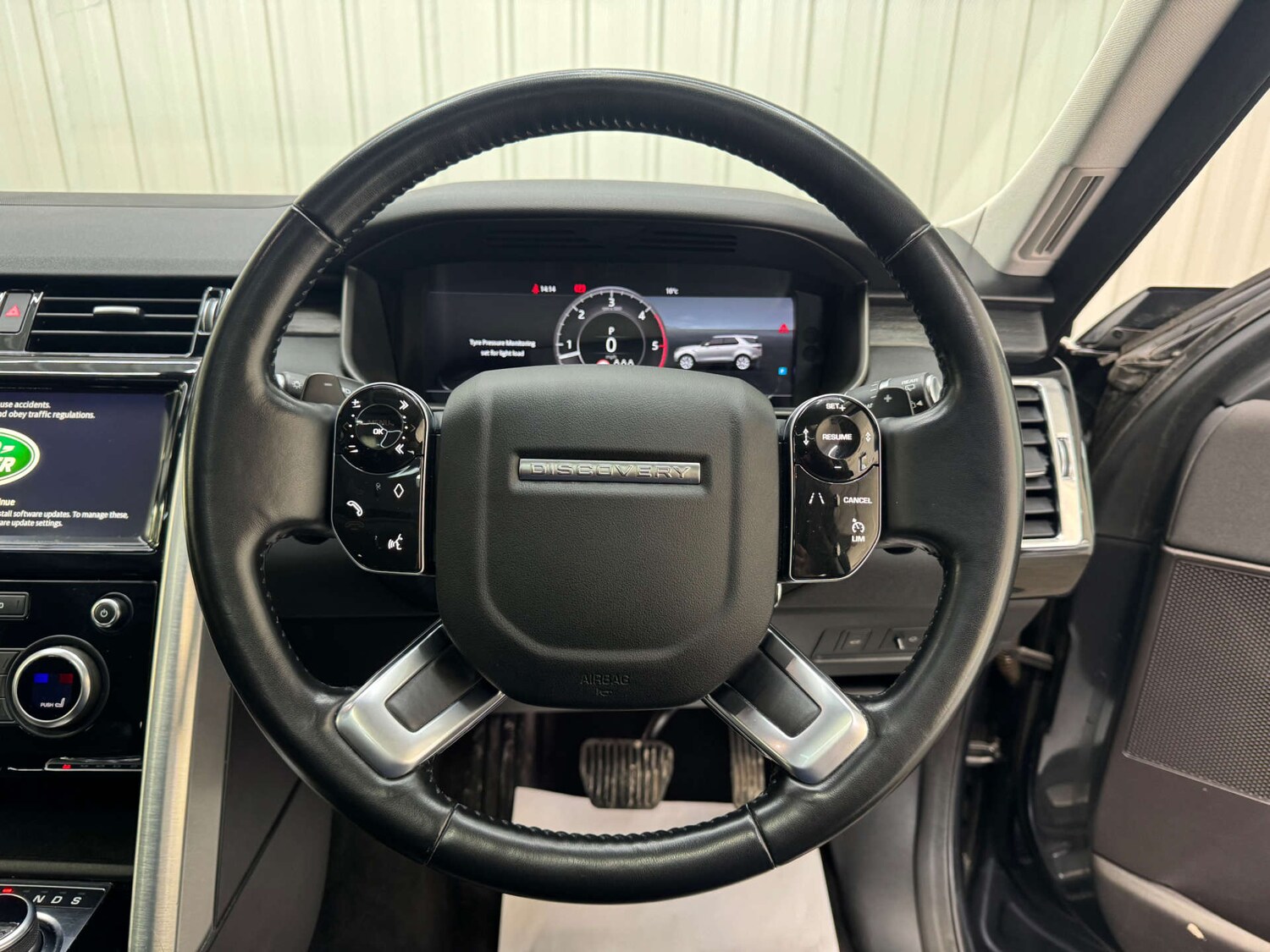 Used Land Rover Discovery 2019 for sale - 77548565: Photo 77
