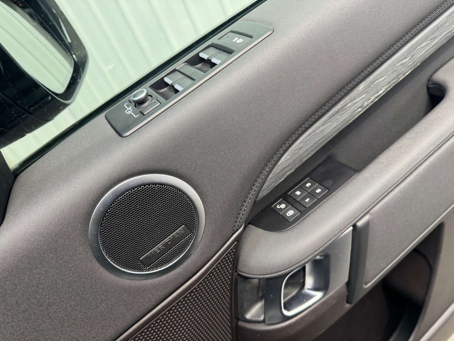 Used Land Rover Discovery 2019 for sale - 77548565: Photo 83