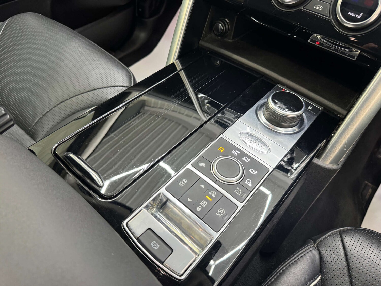 Used Land Rover Discovery 2019 for sale - 77548565: Photo 94