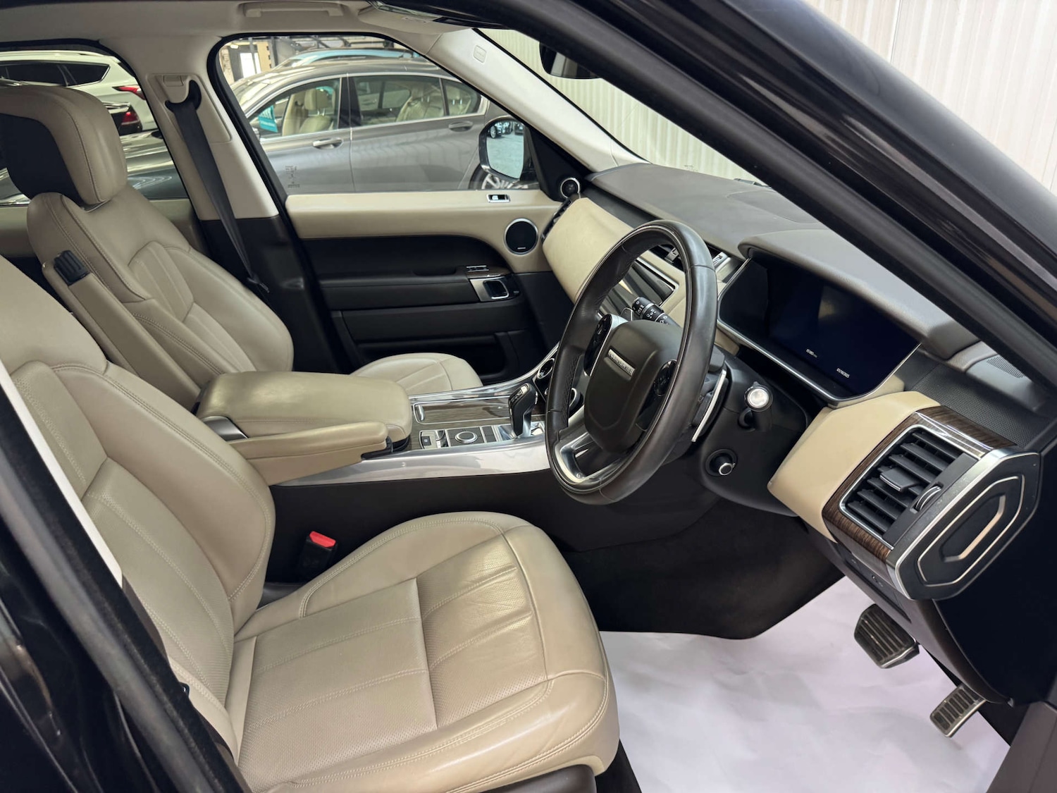 Used Land Rover Range Rover Sport 2018 for sale - 76363890: Photo 47