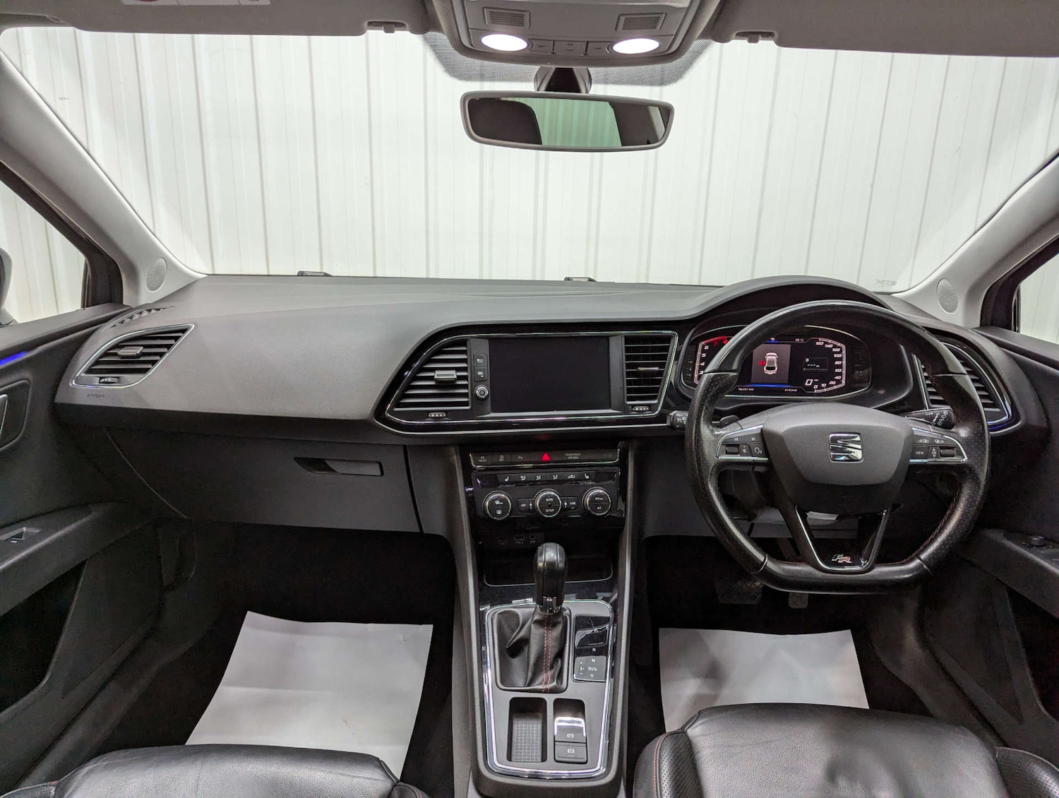 Used SEAT Leon 2019 for sale - 76600622: Photo 2