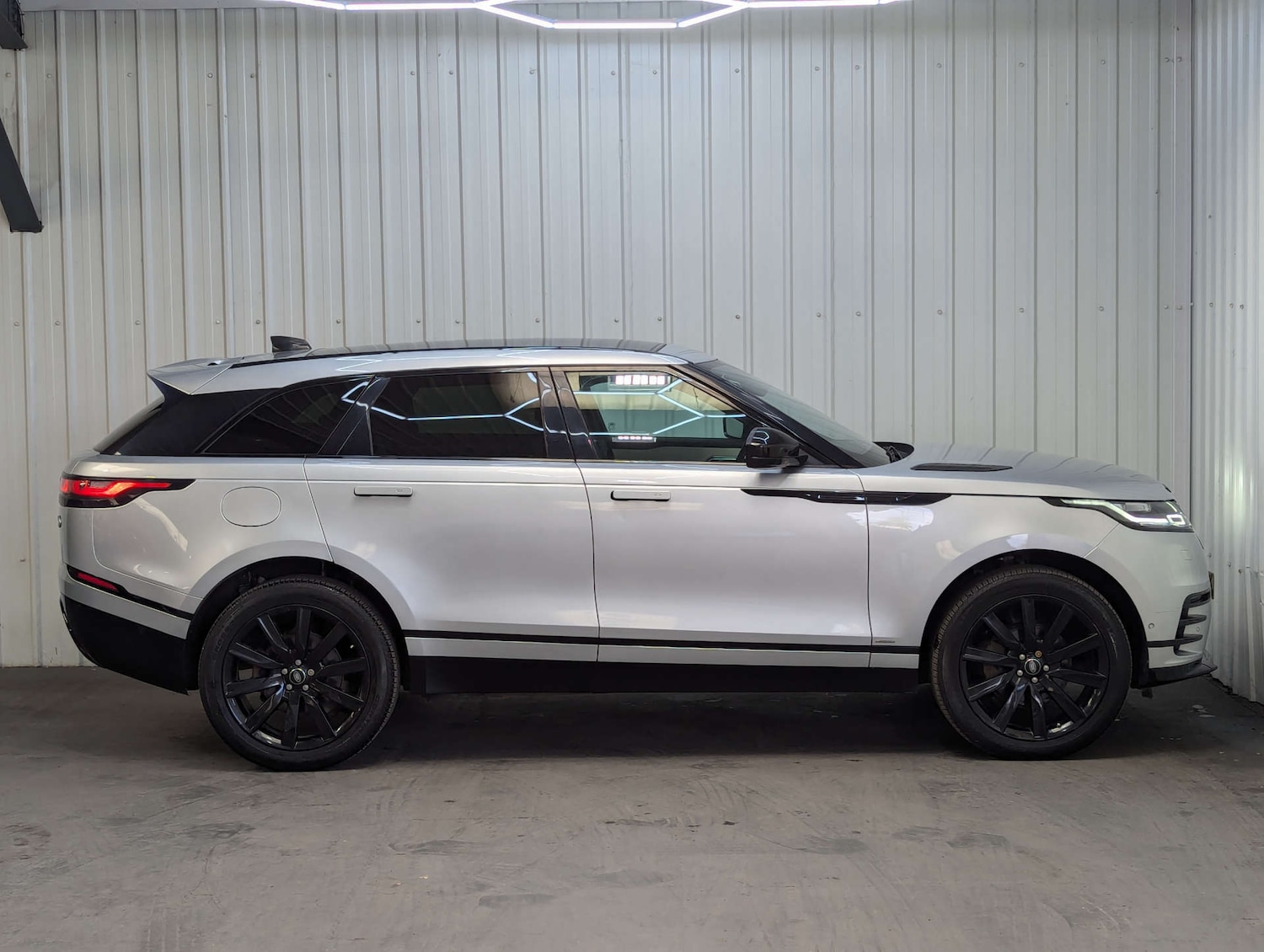 Used Land Rover Range Rover Velar 2018 for sale - 76600903: Photo 14