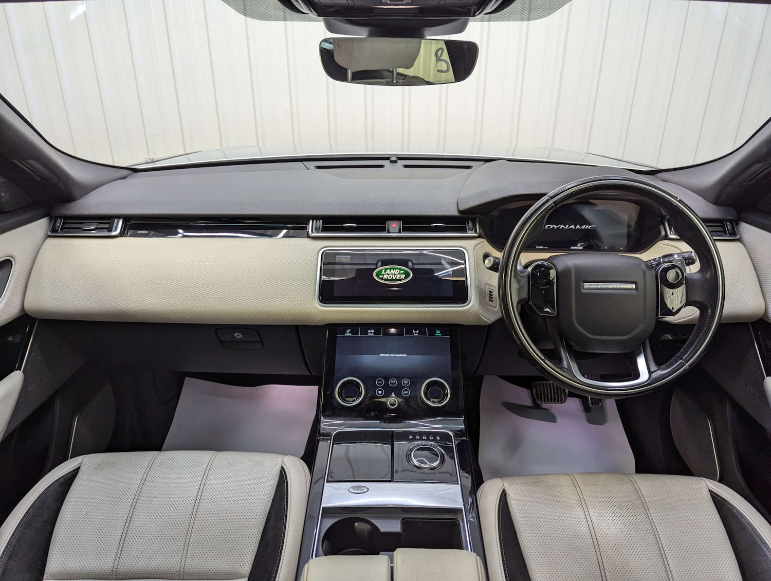 Used Land Rover Range Rover Velar 2018 for sale - 76600903: Photo 2
