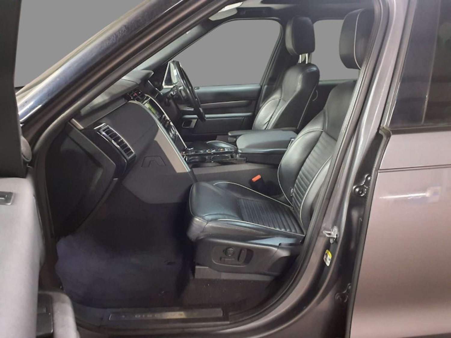 Used Land Rover Discovery 2018 for sale - 77045722: Photo 4