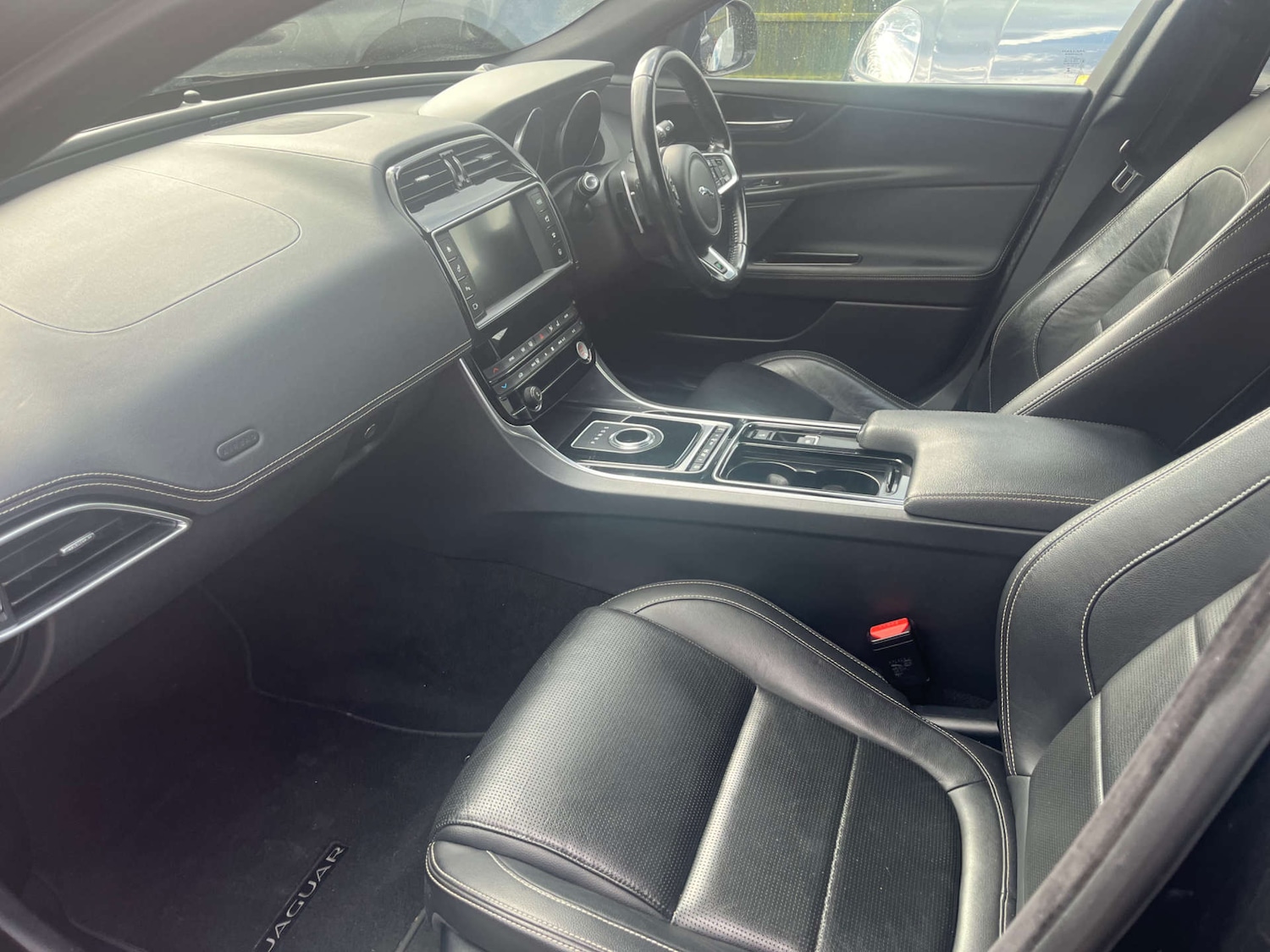 Used Jaguar XE 2017 for sale - 78088761: Photo 9