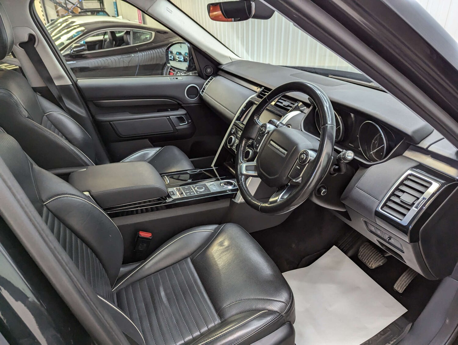 Used Land Rover Discovery 2017 for sale - 77195905: Photo 47